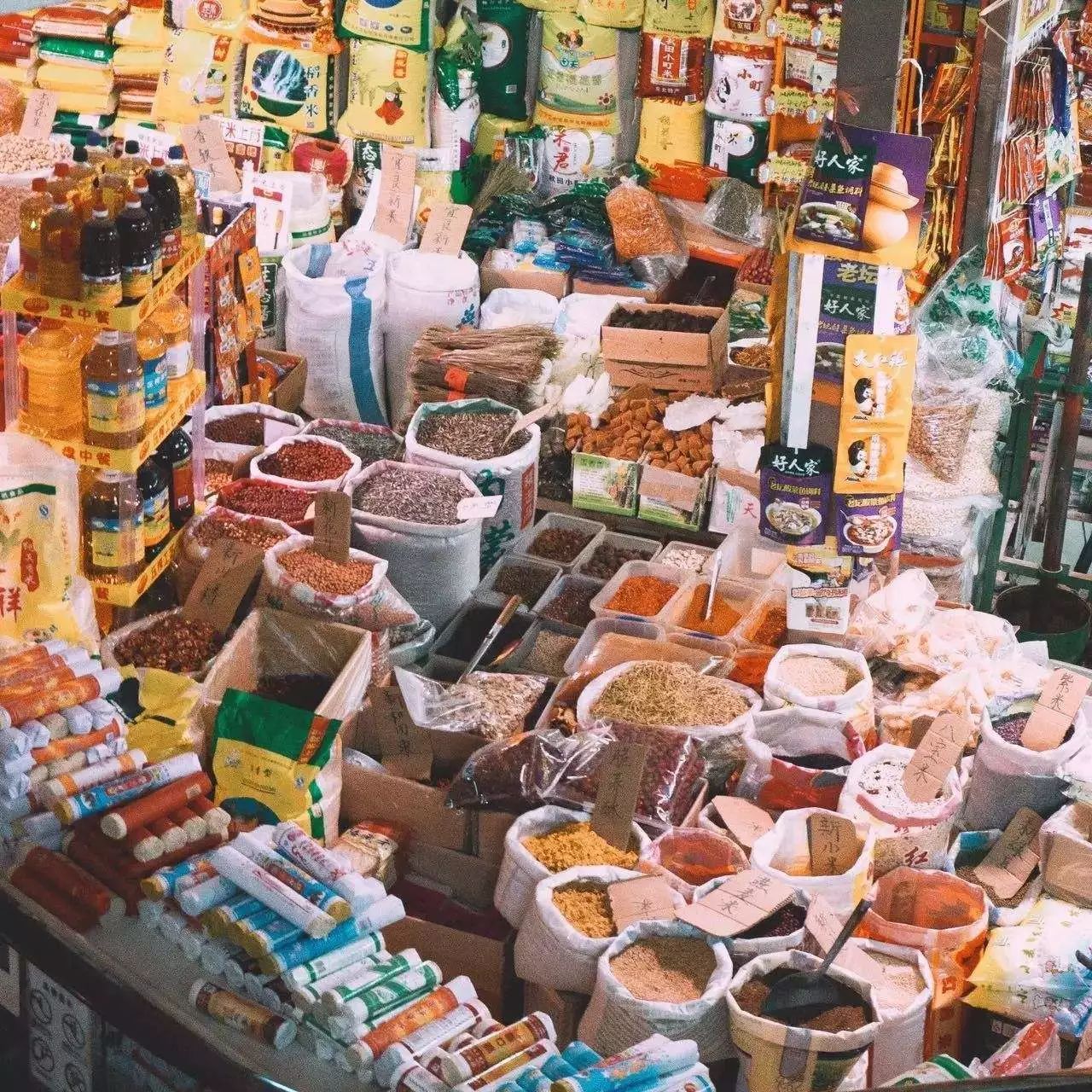 篆新市场管理权收回引关注，商户经营不变美食依旧